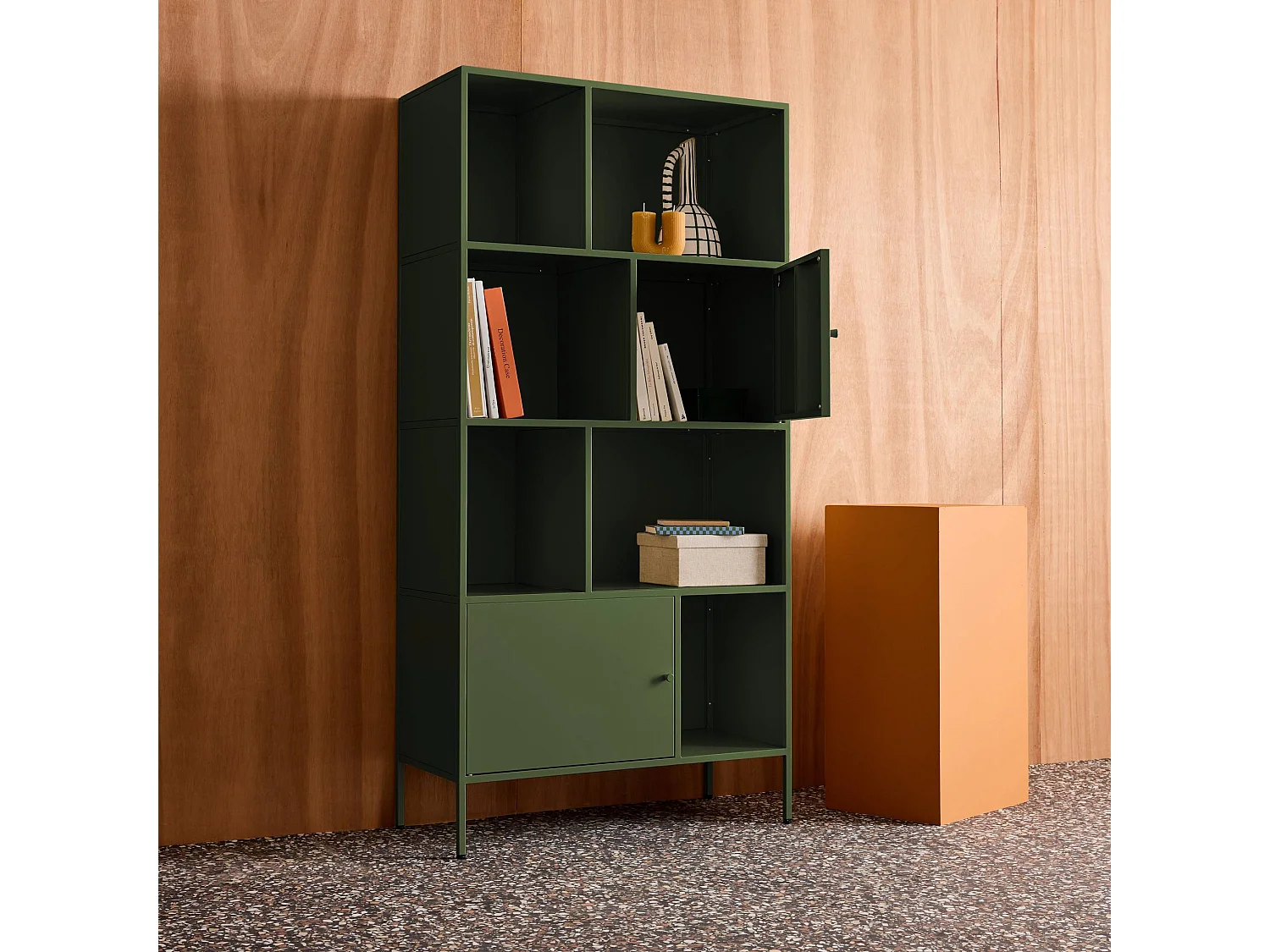 Buffet. meuble de rangement industriel métal vert 8 compartiments. L 80 x P 35 x H 160.5cm - Oklahoma