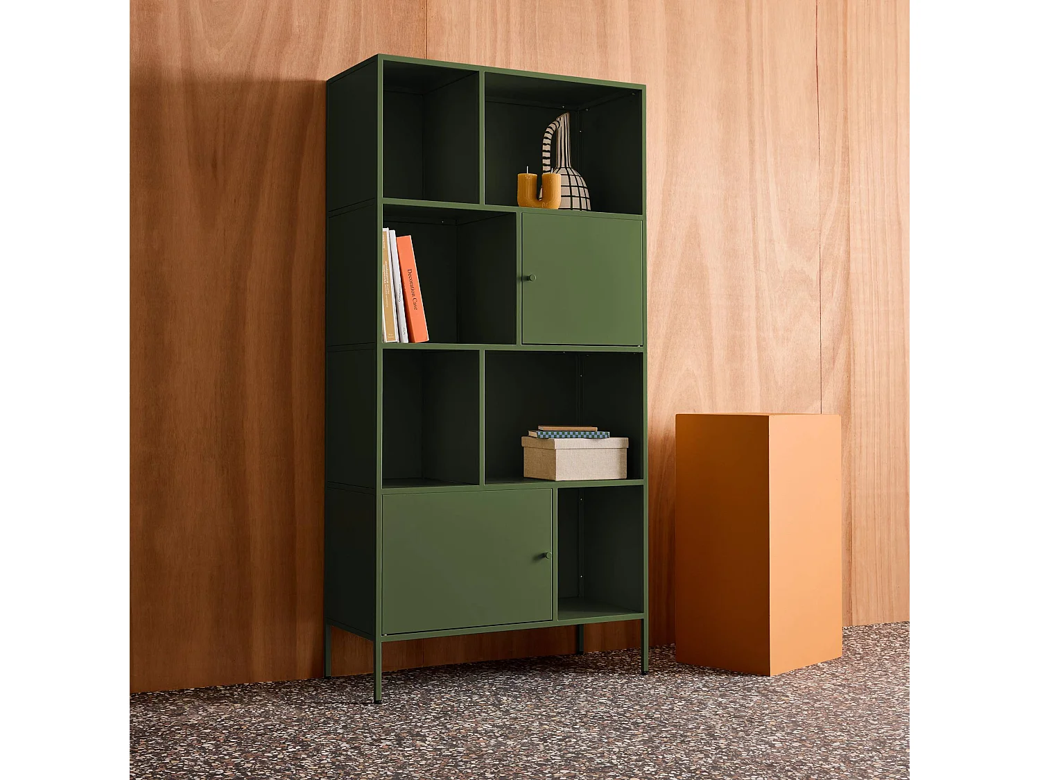 Buffet. meuble de rangement industriel métal vert 8 compartiments. L 80 x P 35 x H 160.5cm - Oklahoma