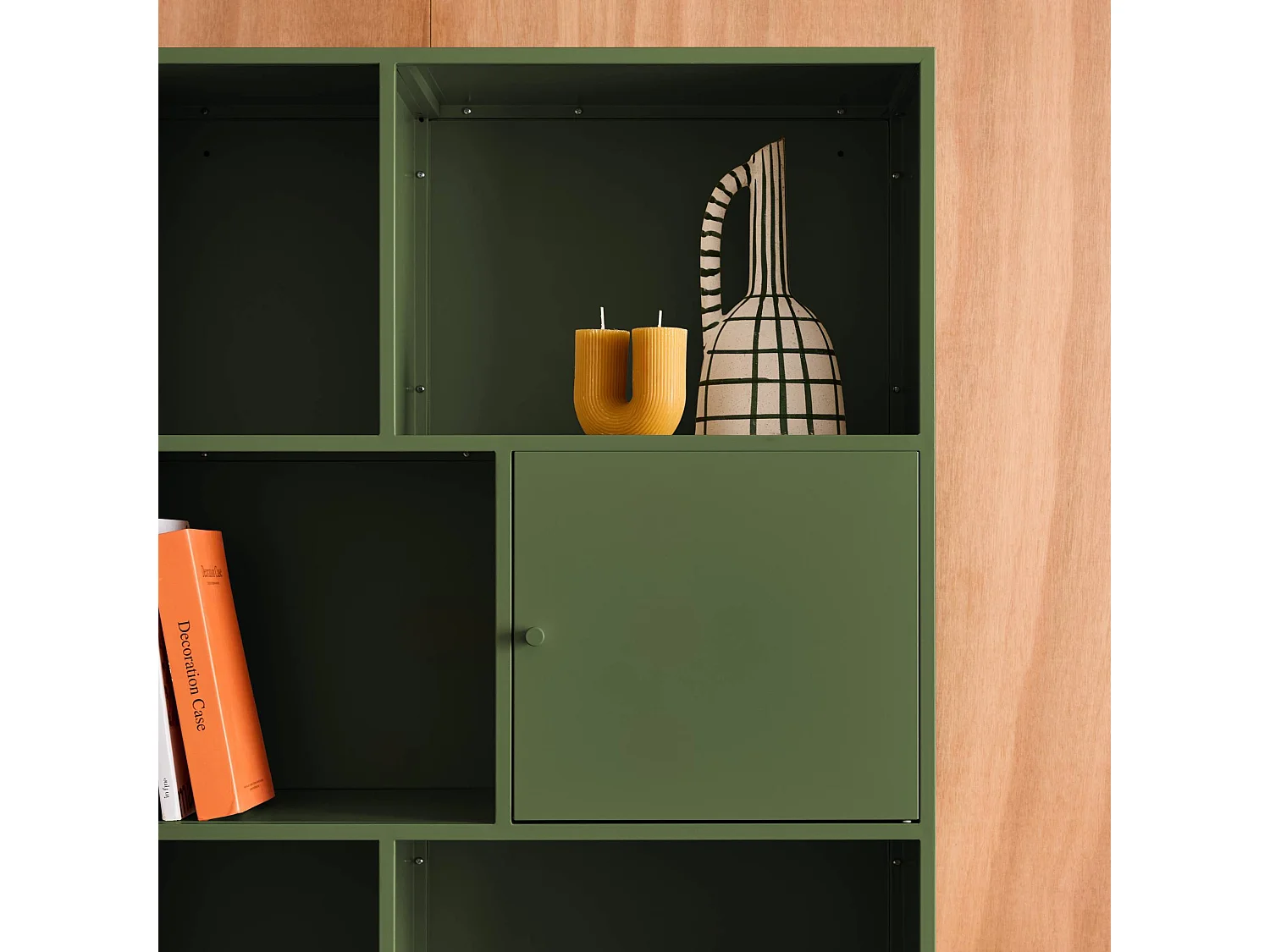 Buffet. meuble de rangement industriel métal vert 8 compartiments. L 80 x P 35 x H 160.5cm - Oklahoma
