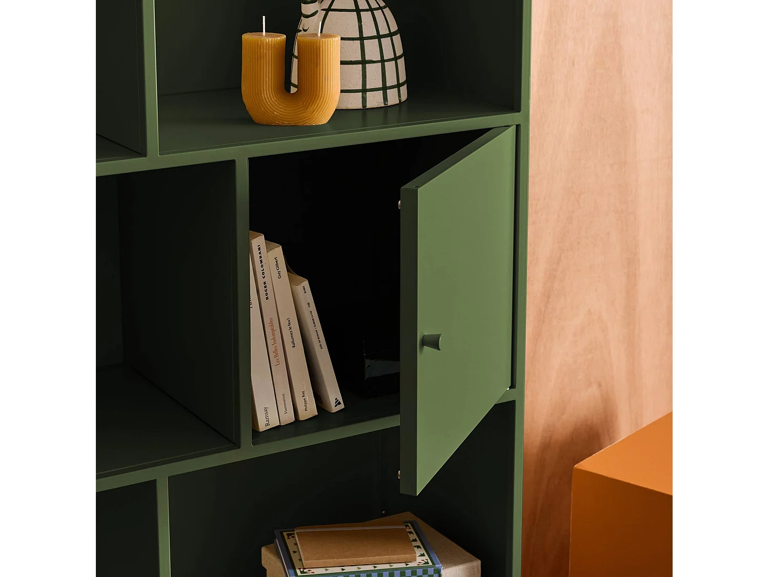 Buffet. meuble de rangement industriel métal vert 8 compartiments. L 80 x P 35 x H 160.5cm - Oklahoma