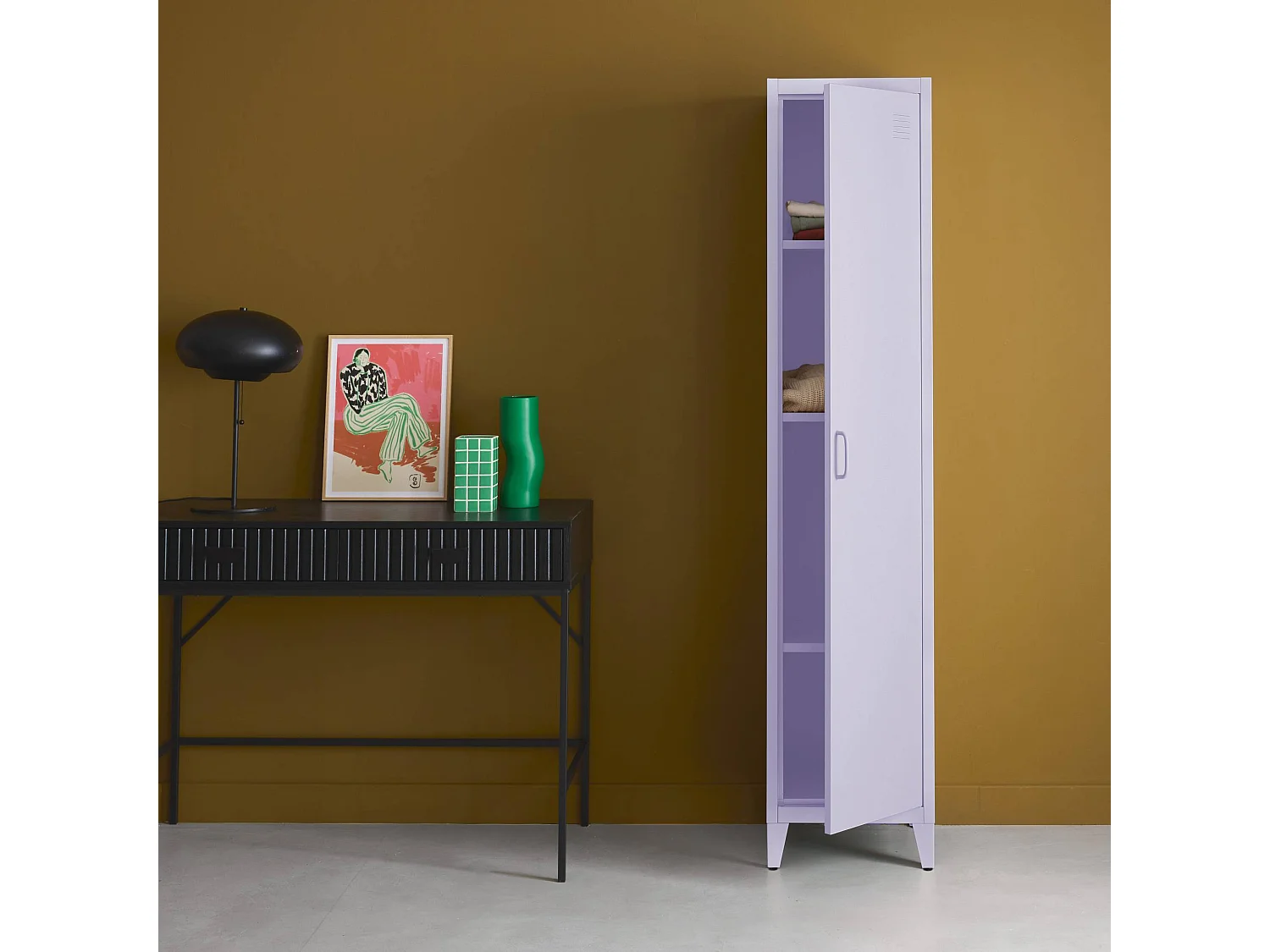 Armoire chambre en acier lilas 4 espaces de rangement. casier