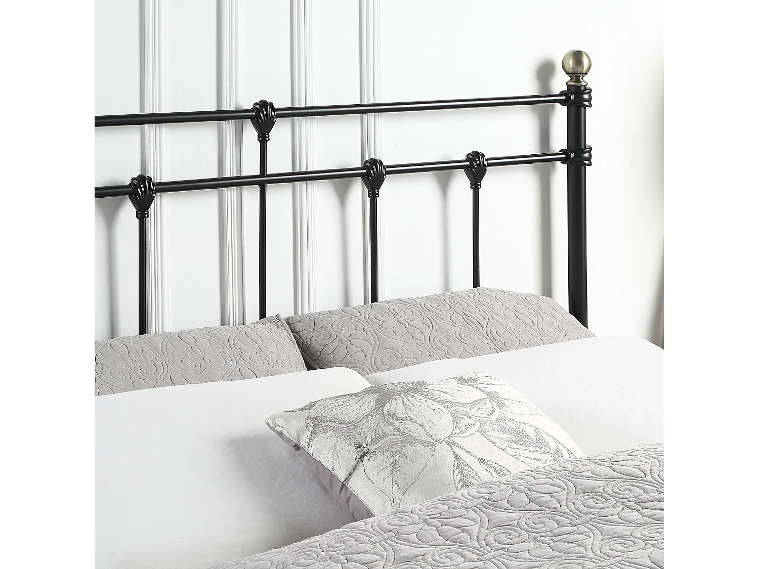 Bayford Traditional Vintage Style Metal Bed Frame w 15cm Comfort Foam Mattress