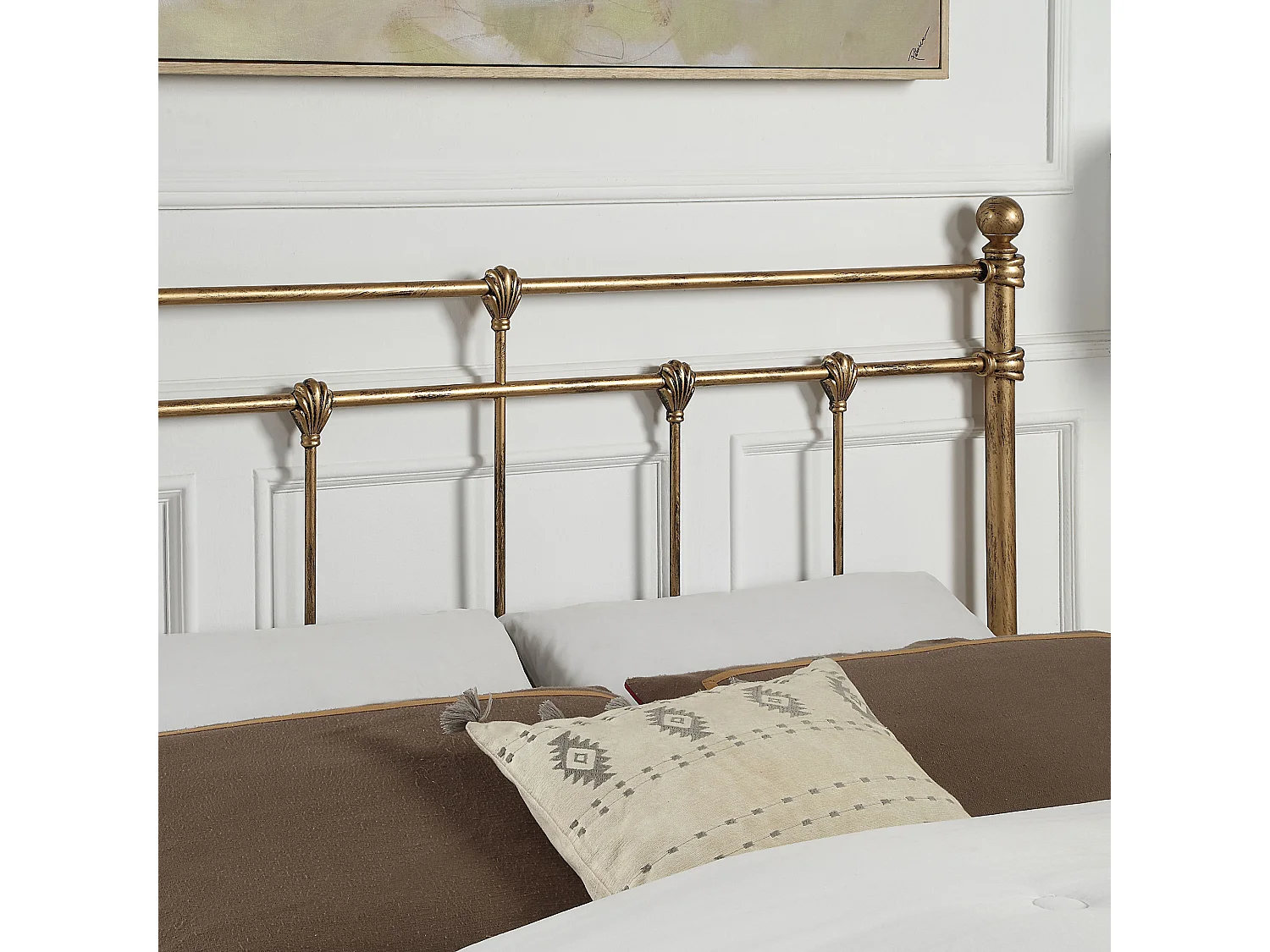 Bayford Traditional Vintage Style Metal Bed Frame w 25cm Deep Pocket Memory Foam Mattress