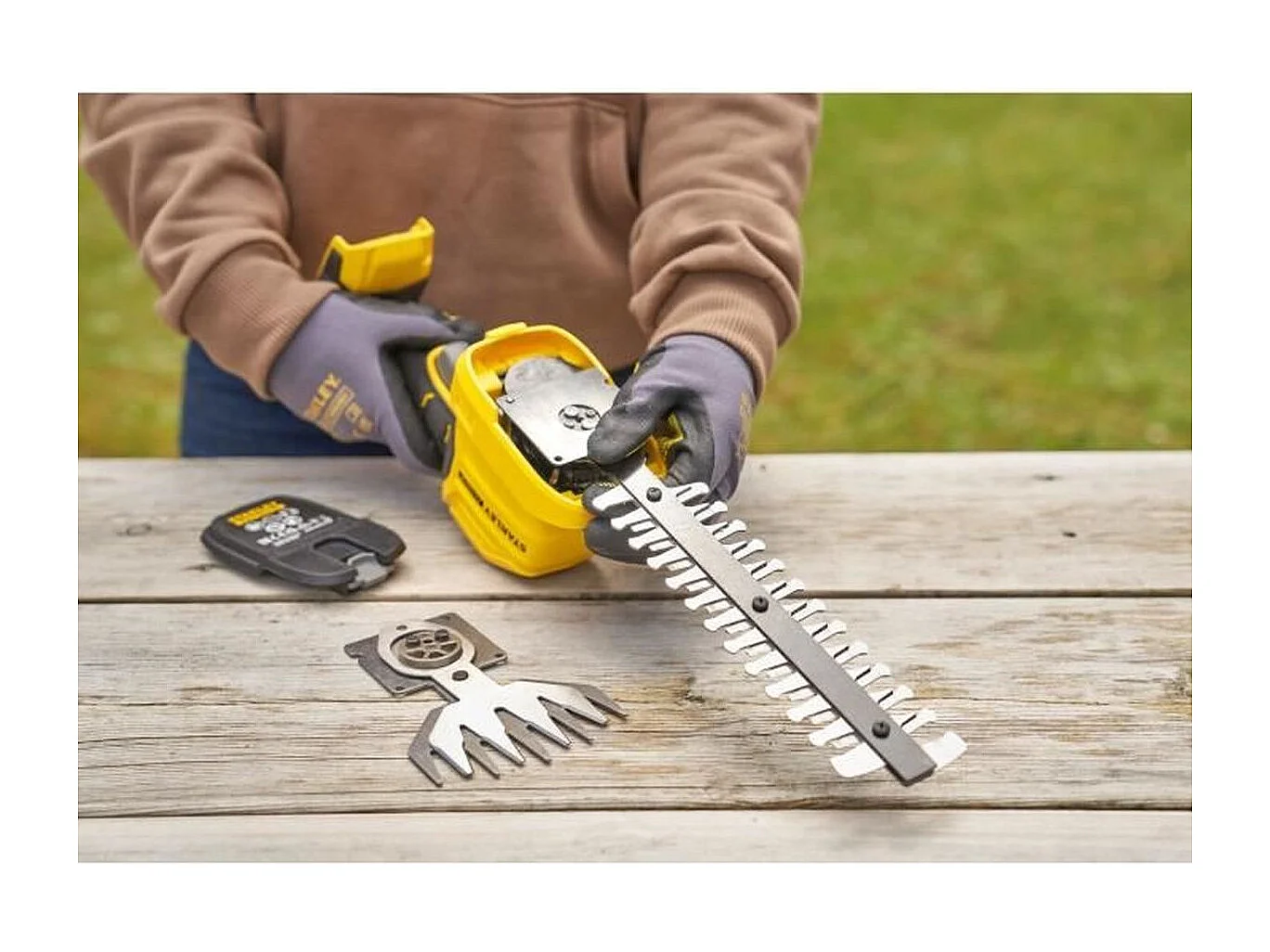 Stanley Fatmax Cisaille à élaguer sans fil 18V V20, sans batterie