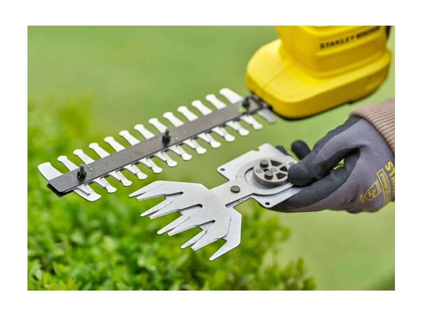 Stanley Fatmax Cisaille à élaguer sans fil 18V V20, sans batterie