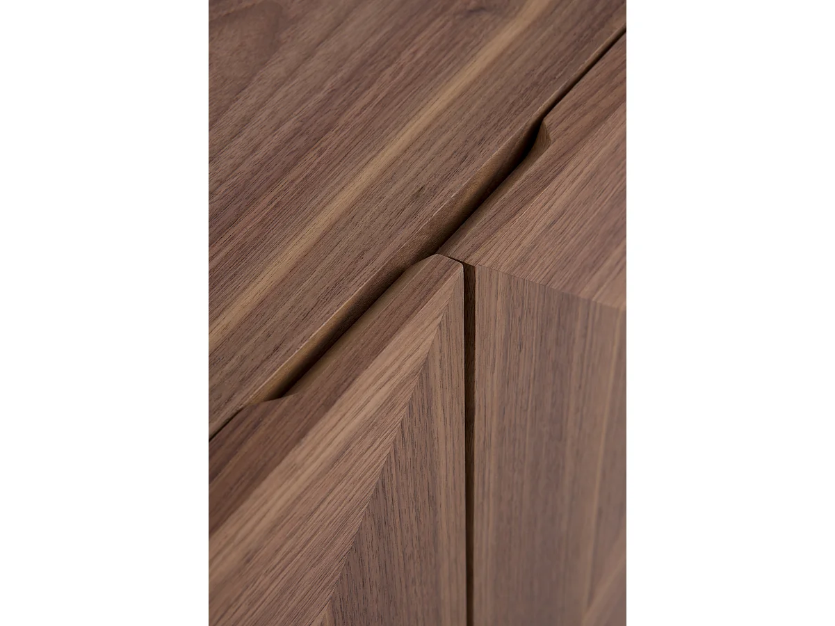 Dressoir met 4 deuren, notenhoutfineer met hoge houten poten