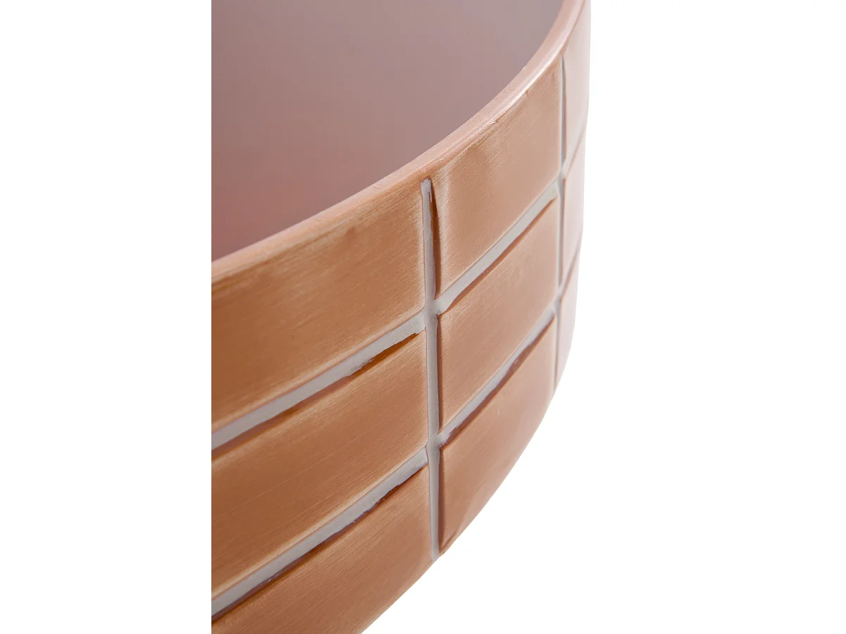 Table d'appoint en métal terracotta avec plateau en verre