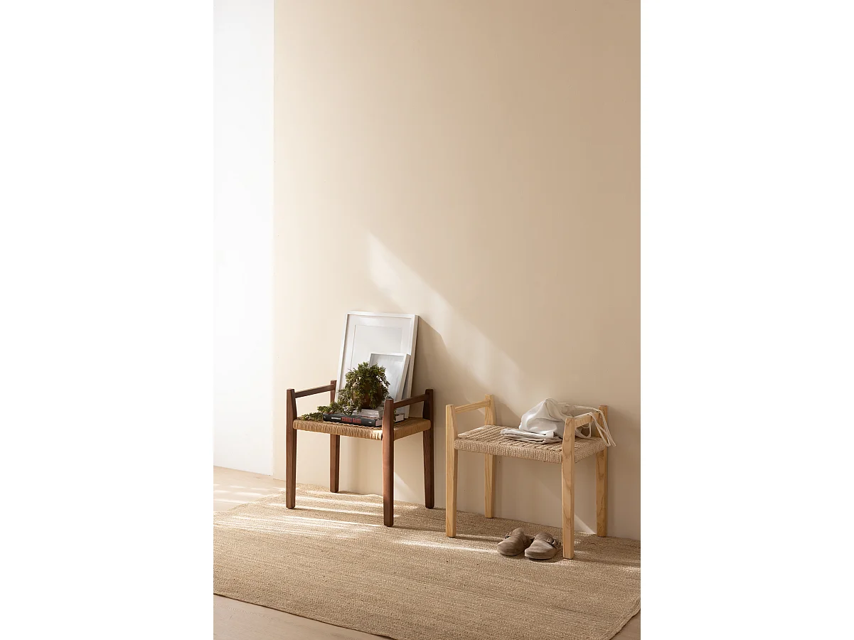 Banquette en bois de frêne couleur noyer avec assise tressée