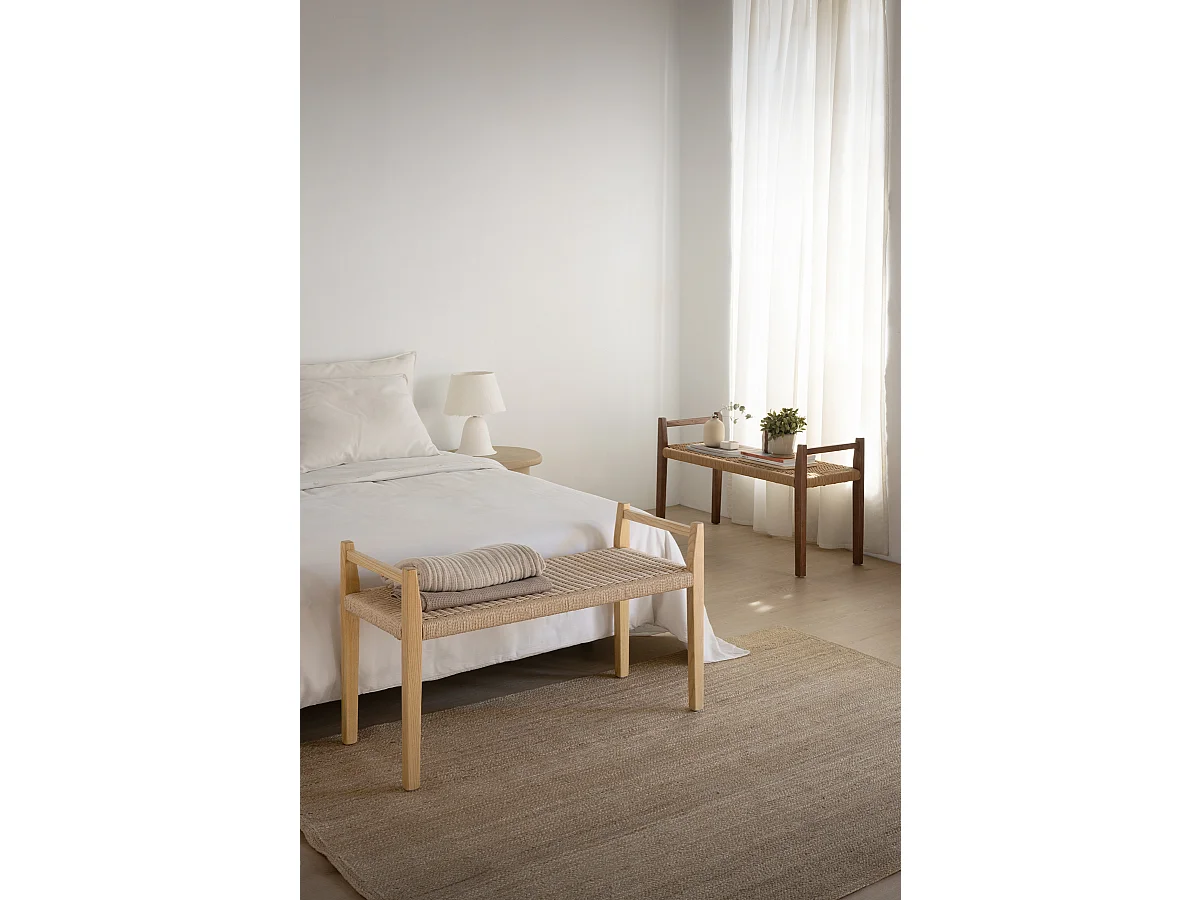 Banc en bois de frêne couleur noyer avec assise tressée