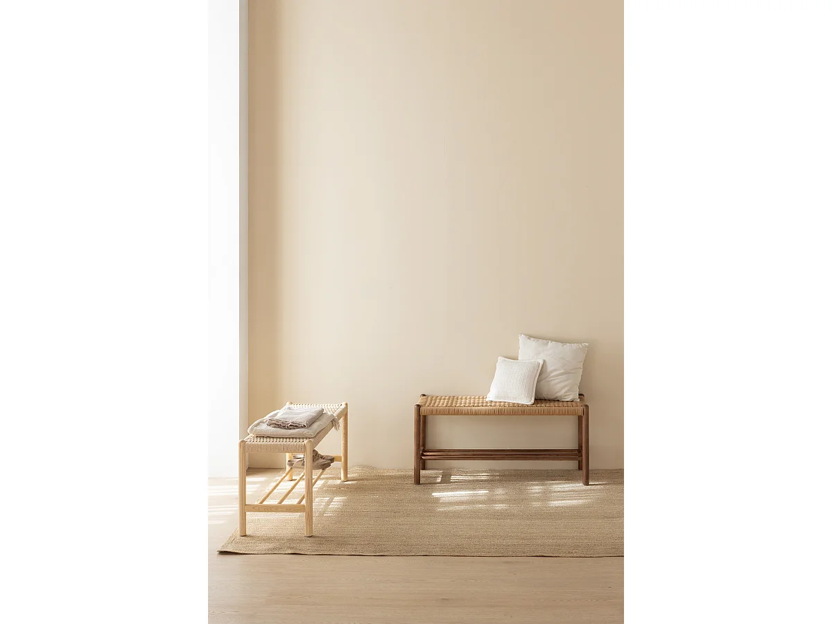 Banc en bois de frêne couleur noyer avec assise tressée