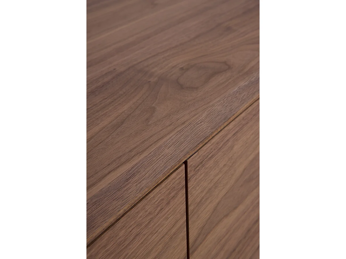 TV-Möbel mit 4 Türen, nussbaumfurniert, mit Holzbeinen