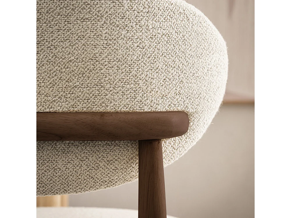Clara - Lot de 2 chaises en tissu bouclette pieds bois foncé - Beige
