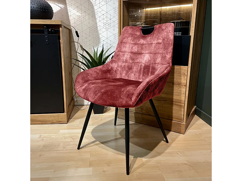 Chaise capitonnée velours rose pieds métal noir – BRANDY 2