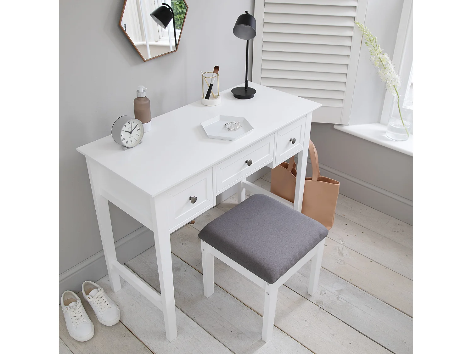 Noa & Nani Karlstad Dressing Table with Drawers and Stool in White