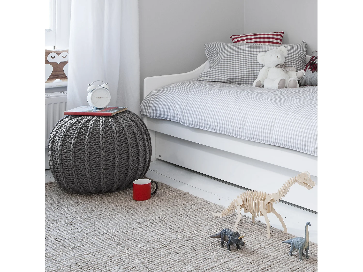 Noa & Nani Hove Day Bed with Pullout Trundle in White