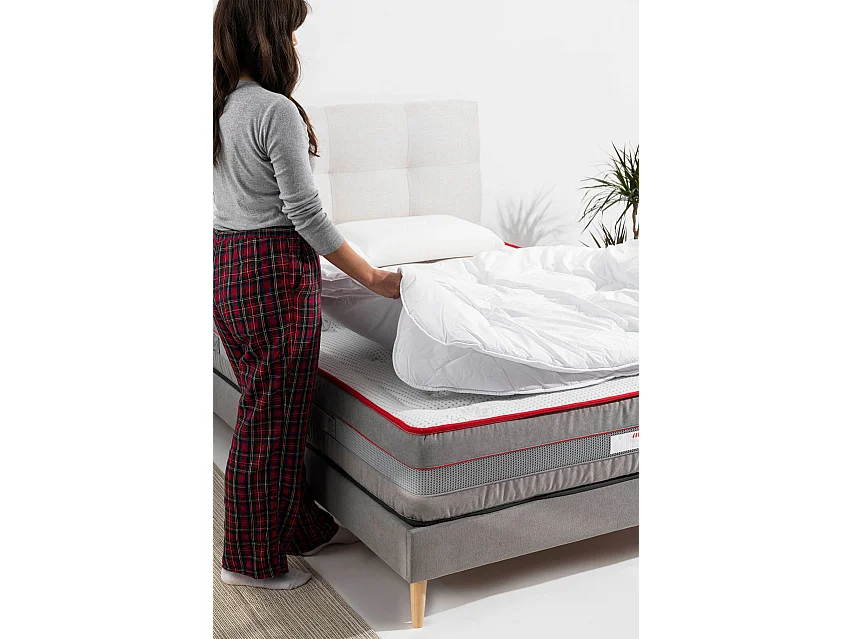 Edredão de Percal  Tamanho 220 x 180 cm Altura 2 cm