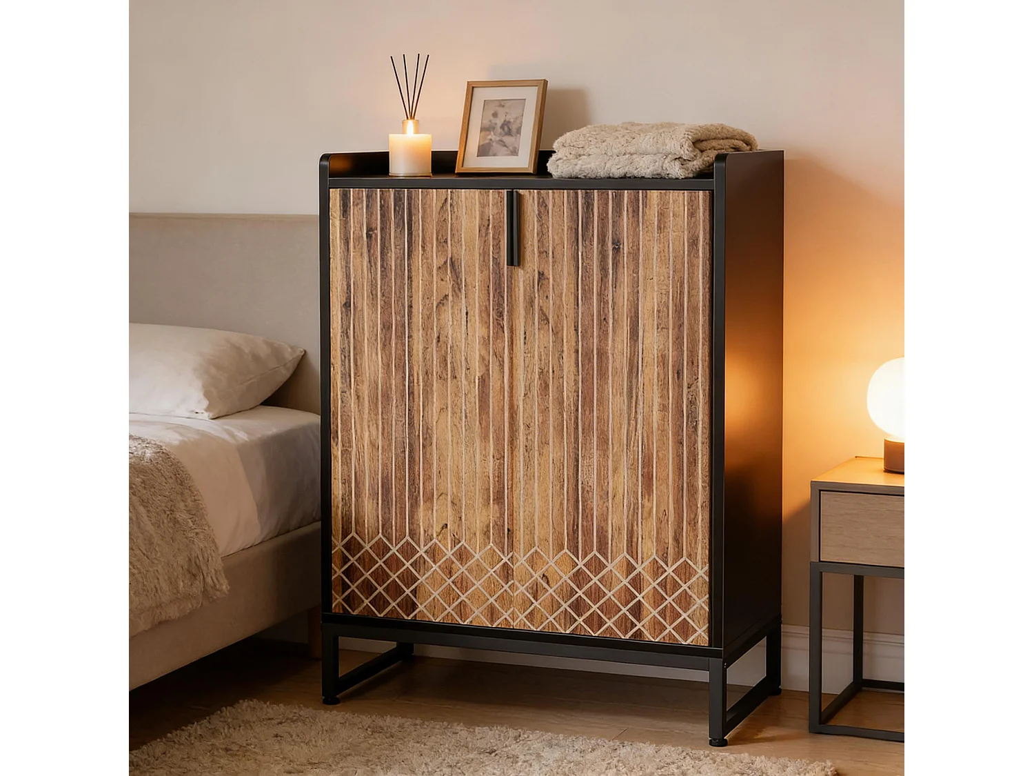 Meuble à chaussures effet bois strié 5 niveaux avec détails en treillis