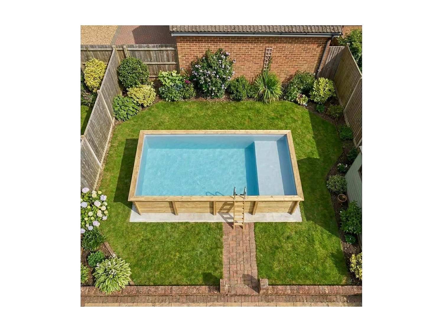 Piscine en bois AQUA 8.5 x 4.35 - H.1.45 m avec plage, gris clair, fixations à visser - BAS7309OSPL2+PLA309 - ALTANKA