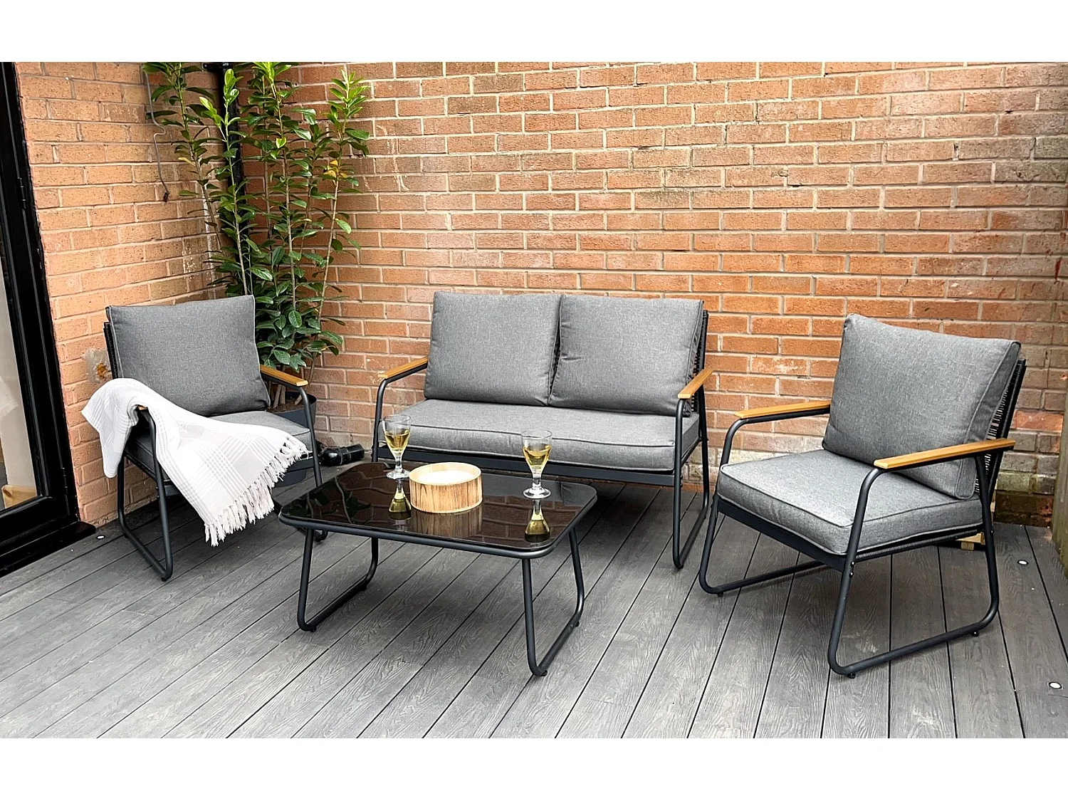 Kendal modern 4 Piece Garden Rattan Set