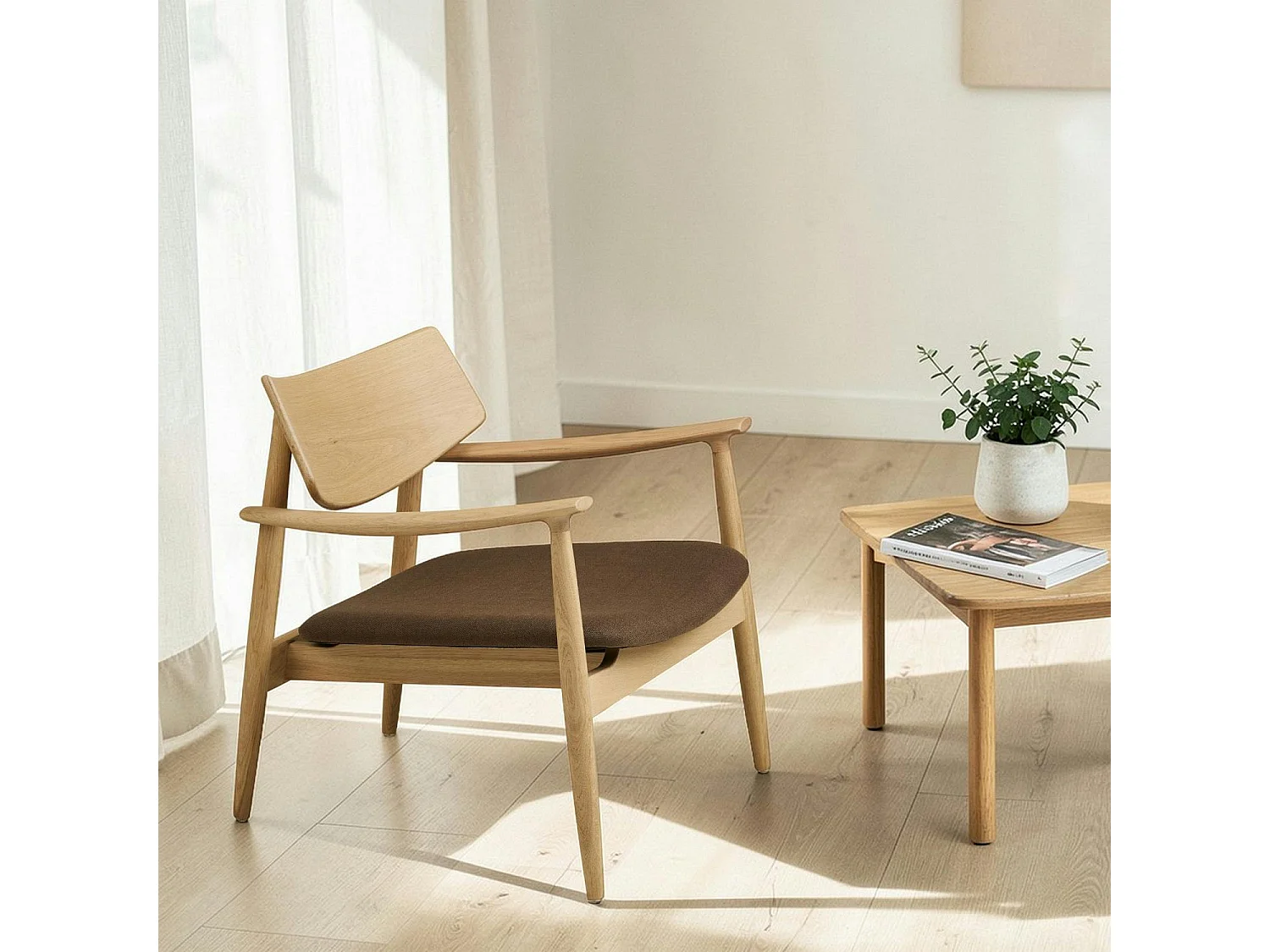 Fauteuil design scandinave en bois de chêne clair AMSTERDAM