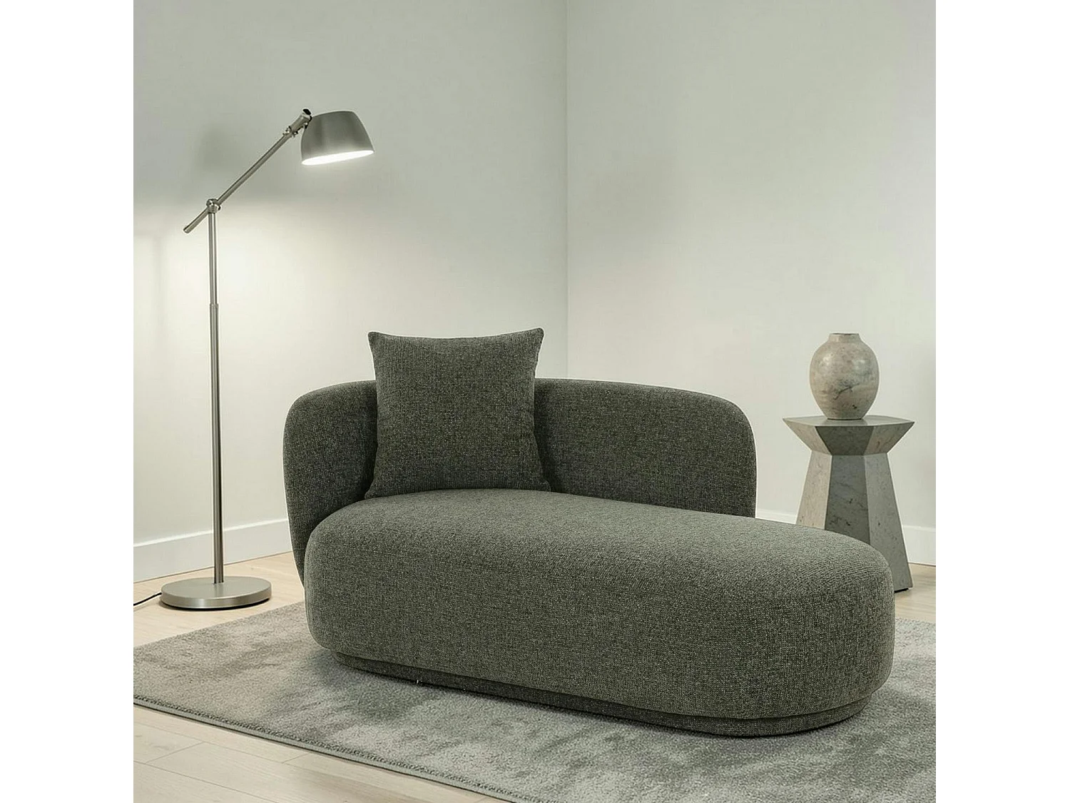 Méridienne verte design organique et coussin assorti NAMSOS