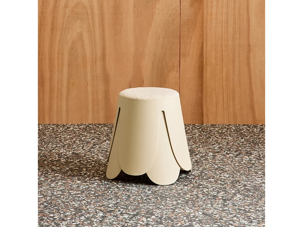 Sgabello impilabile per bambini in bouclé testurizzato, set di 2,