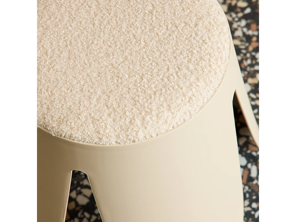 Sgabello impilabile per bambini in bouclé testurizzato, set di 2,