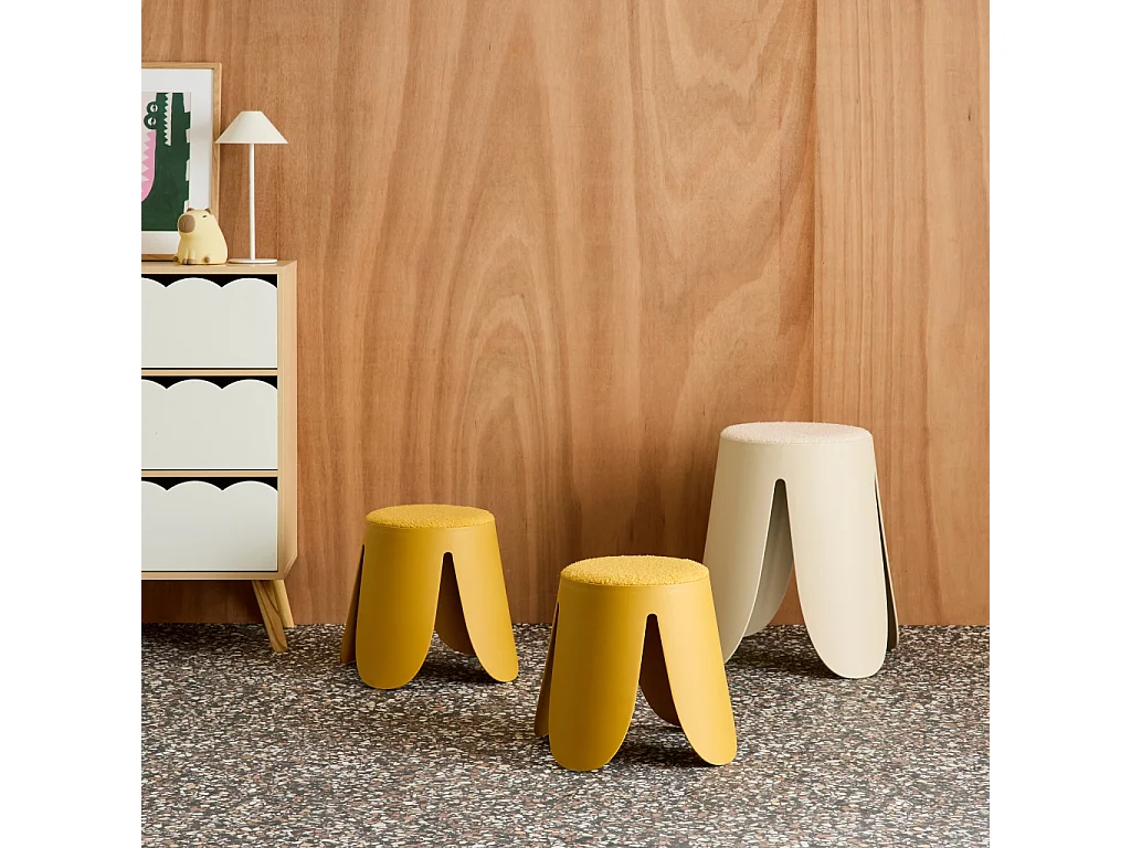 Sgabello impilabile per bambini in bouclé testurizzato, set di 2,