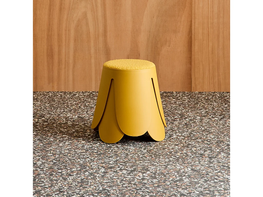 Sgabello impilabile per bambini in bouclé testurizzato, set di 2,