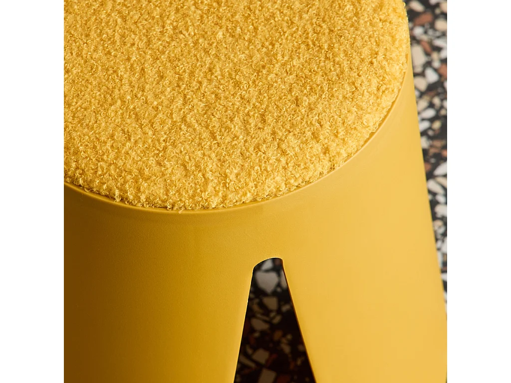 Sgabello impilabile per bambini in bouclé testurizzato, set di 2,