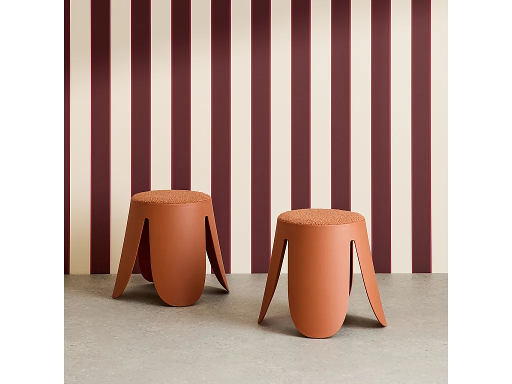 Sgabello impilabile per bambini in bouclé testurizzato, set di 2,