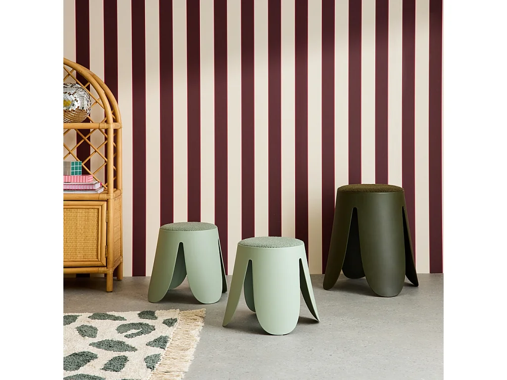 Sgabello impilabile per bambini in bouclé testurizzato, set di 2,