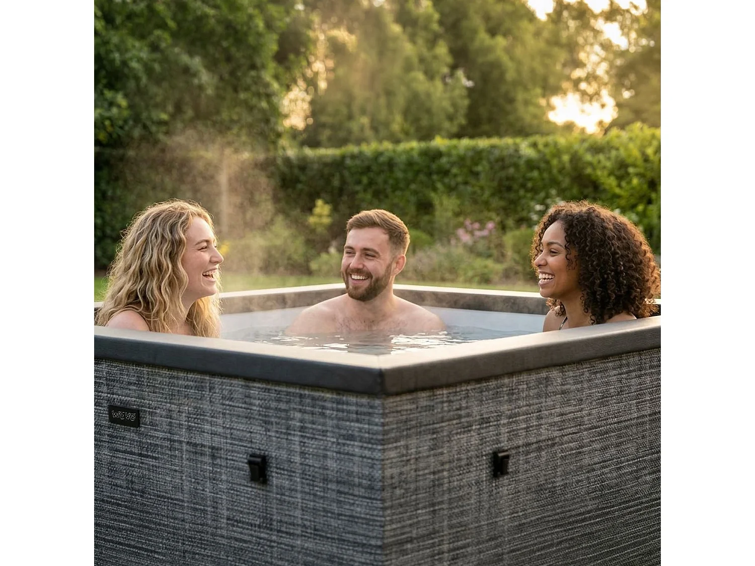 Wave Garda 4-Person Square Foam-Insulated Hot Tub & Spa | Anthracite Grey