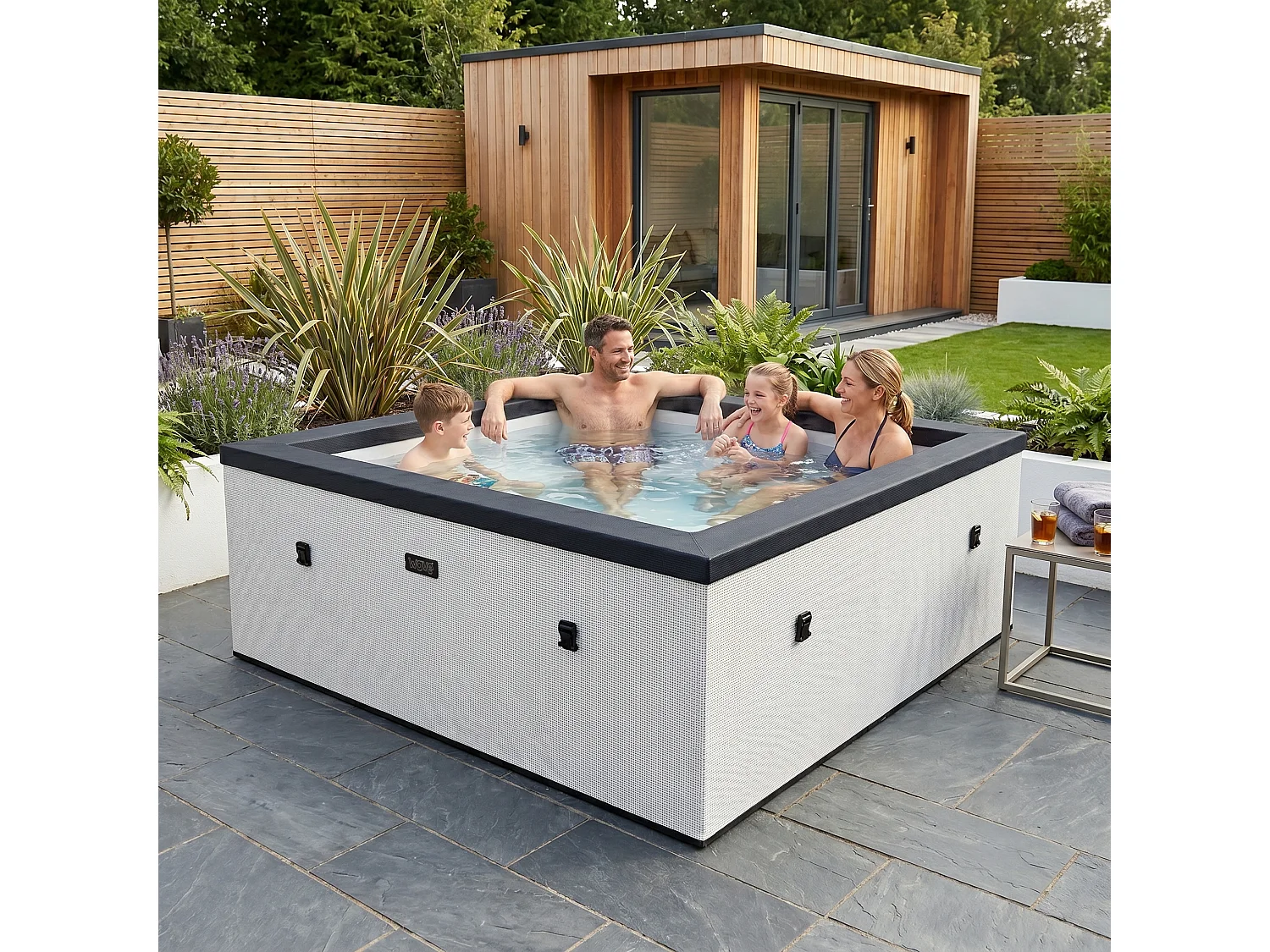Wave Garda 4-Person Square Foam-Insulated Hot Tub & Spa | White | EnergySave Bundle