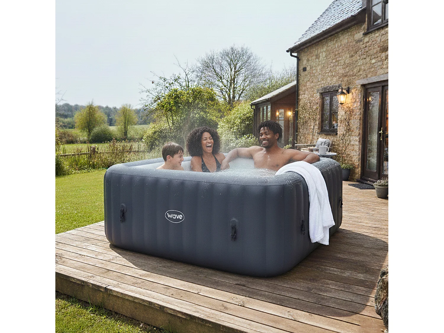 Wave Pacific | 4-6 Person Square Inflatable Hot Tub