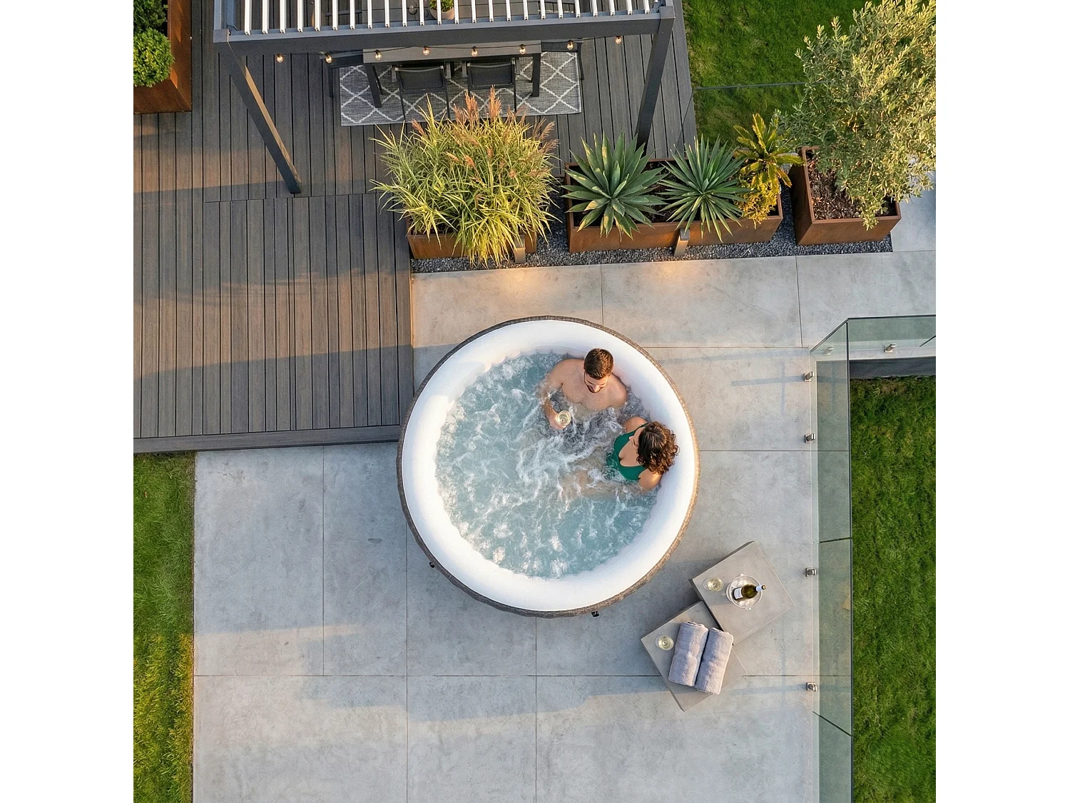 Wave Atlantic | 4-6 Person Round Inflatable Hot Tub | EnergySave Bundle