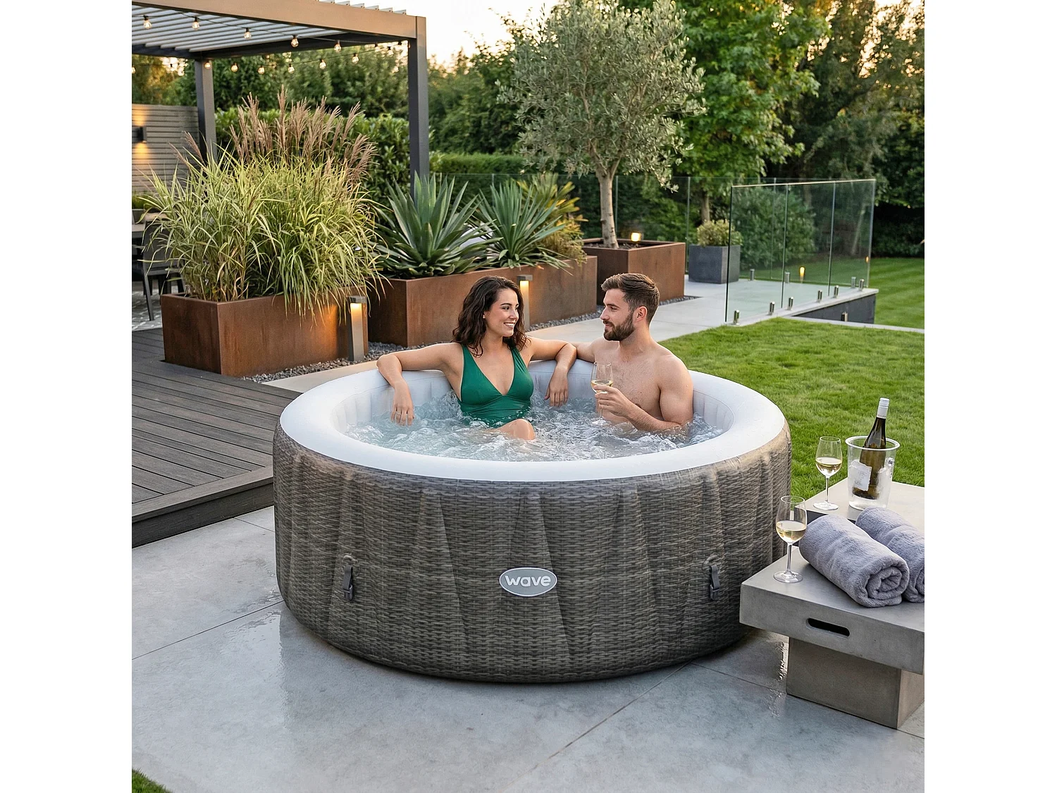 Wave Atlantic | 4-6 Person Round Inflatable Hot Tub