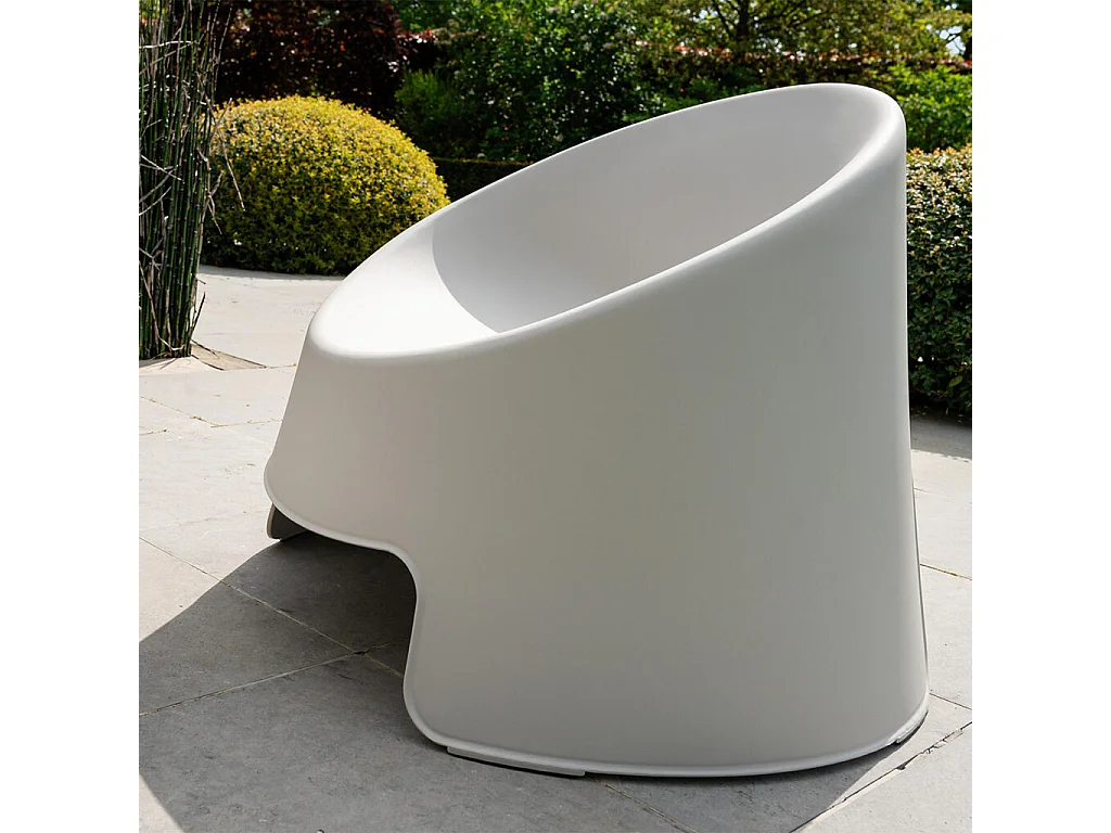 Fauteuil de jardin en résine grège BARBARA