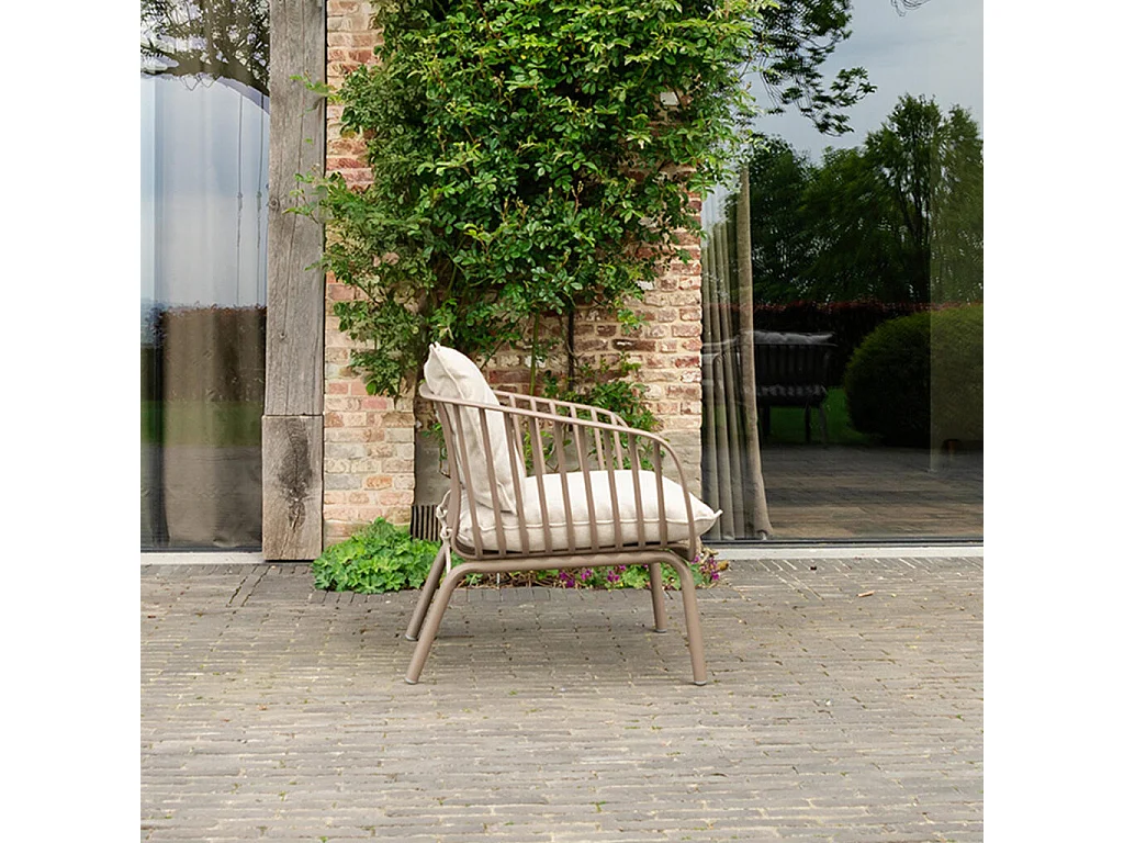 Fauteuil de jardin en résine et acier Marron MARINA