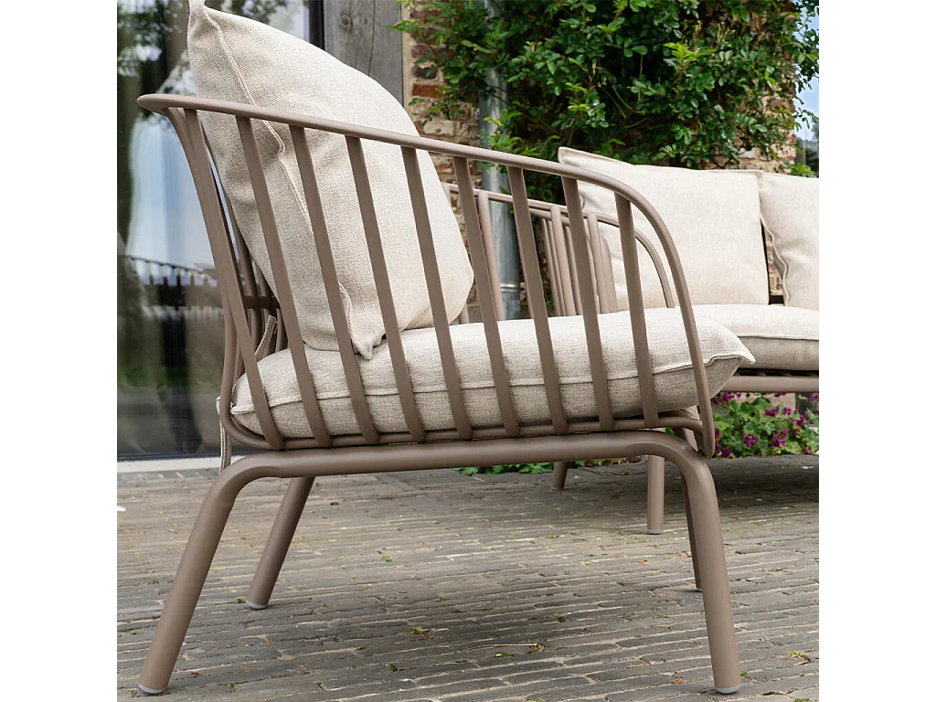 Fauteuil de jardin en résine et acier Marron MARINA