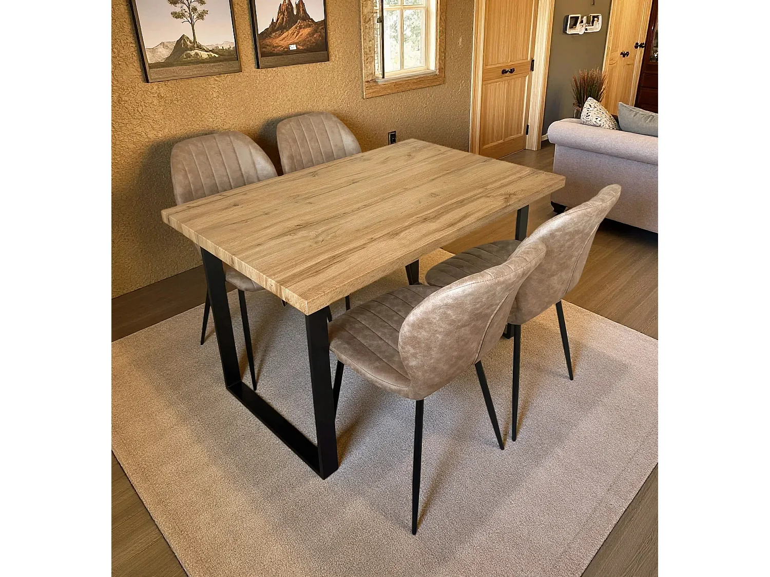 Colorado Dining Table with 4 Jaydn Leather Chairs - Tan