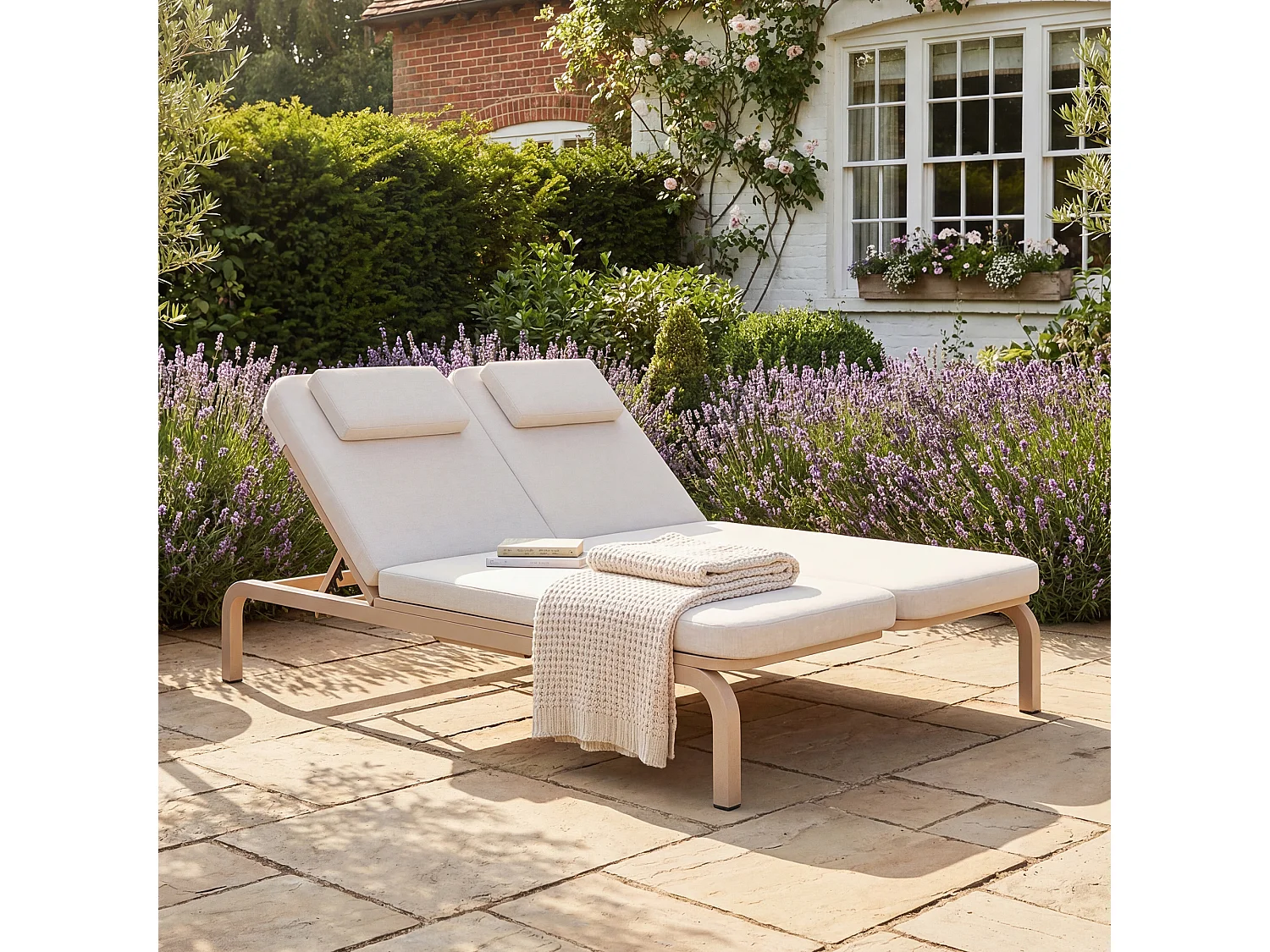 Leżak ogrodowy podwójny - regulowane oparcie (5 pozycji), z rozsuwanym stolikiem bocznym i zagłówkiem - Beżowy