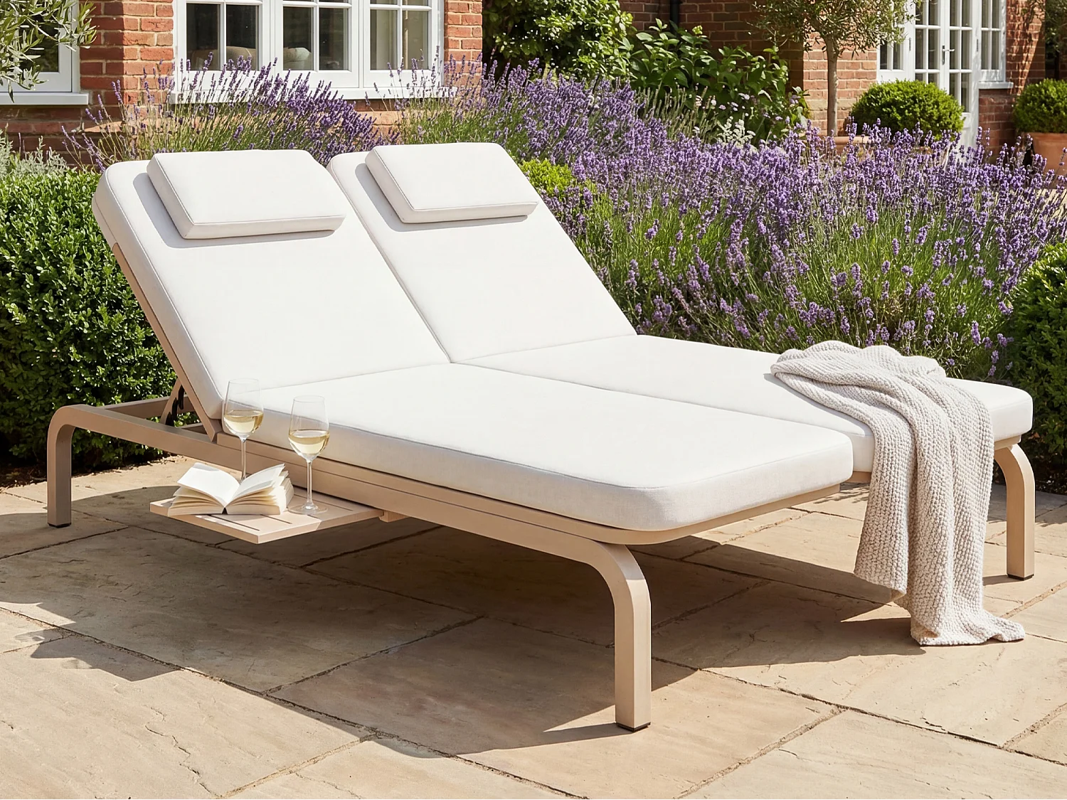 Leżak ogrodowy podwójny - regulowane oparcie (5 pozycji), z rozsuwanym stolikiem bocznym i zagłówkiem - Beżowy