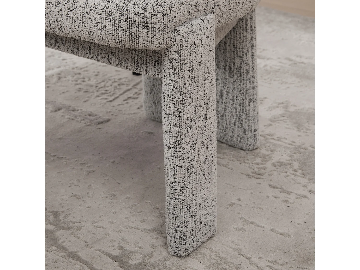 Lot de 2 chaises en chenille avec pieds en hévéa - Blanc et noir