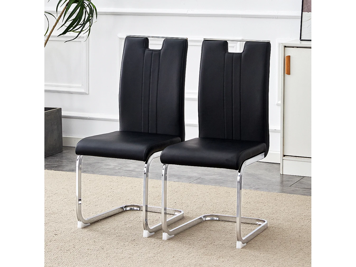Lot de 2 Chaises noire en simili cuir PU et cadre en métal argentés