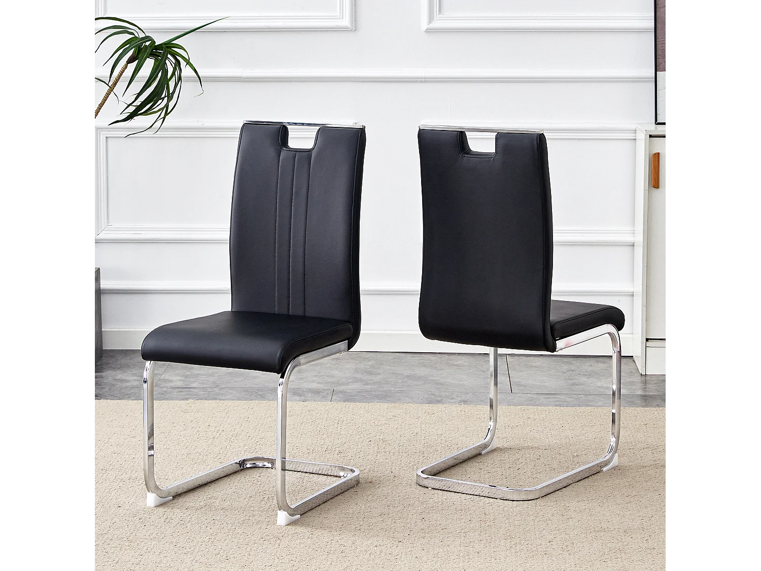 Lot de 2 Chaises noire en simili cuir PU et cadre en métal argentés