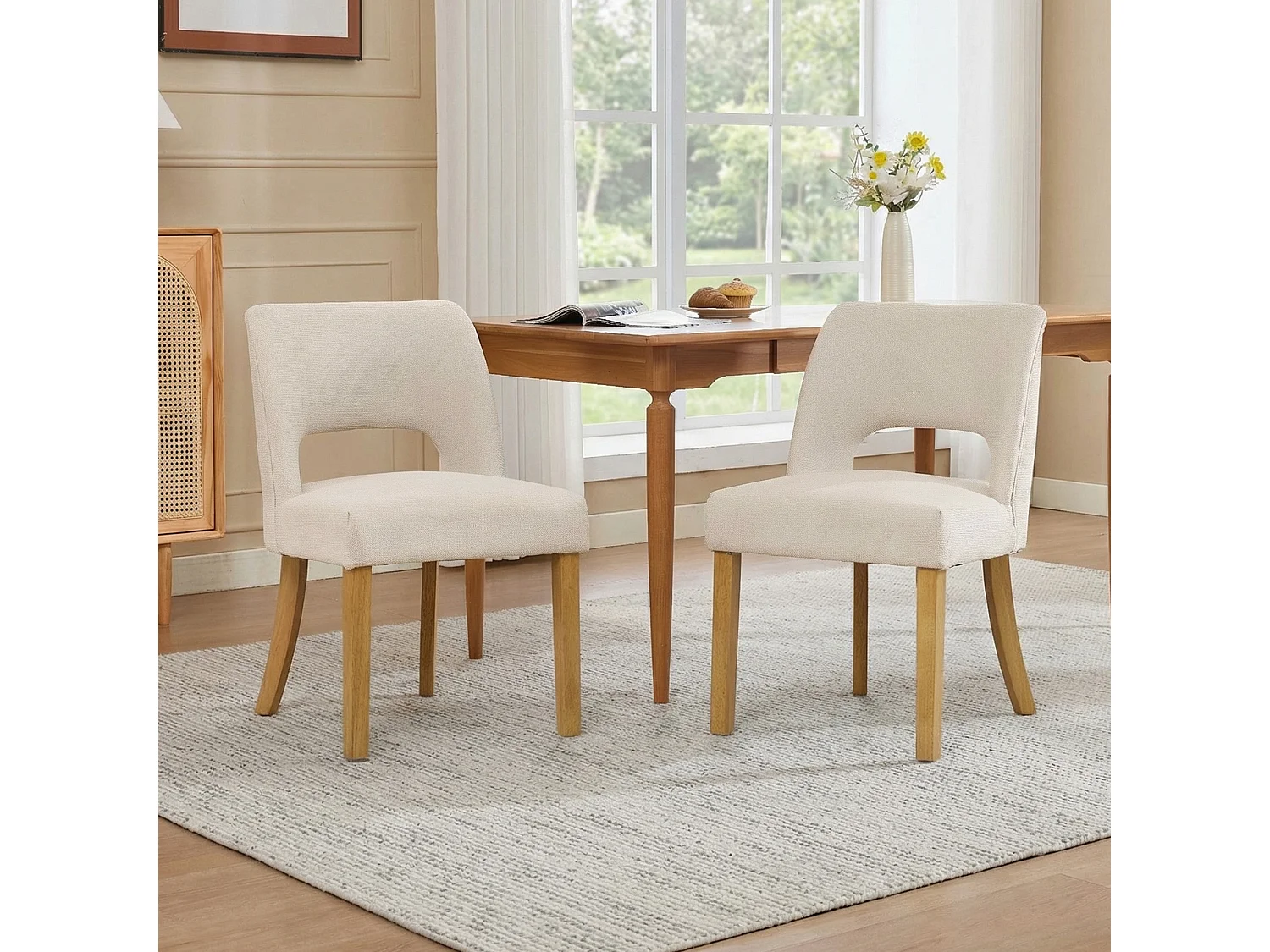 Set van 2 moderne eetkamerstoelen - Comfortabel en ademend - Linnen stof - Poten van massief hout - Beige