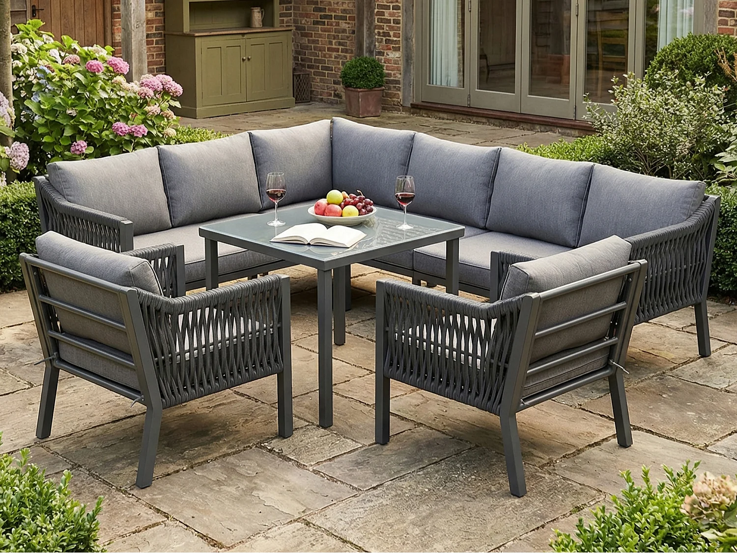 Zestaw mebli ogrodowych na 8 osób, w skład którego wchodzi 1 stół jadalny, 2 fotele i 1 narożnik - Stal ocynkowana - Szara