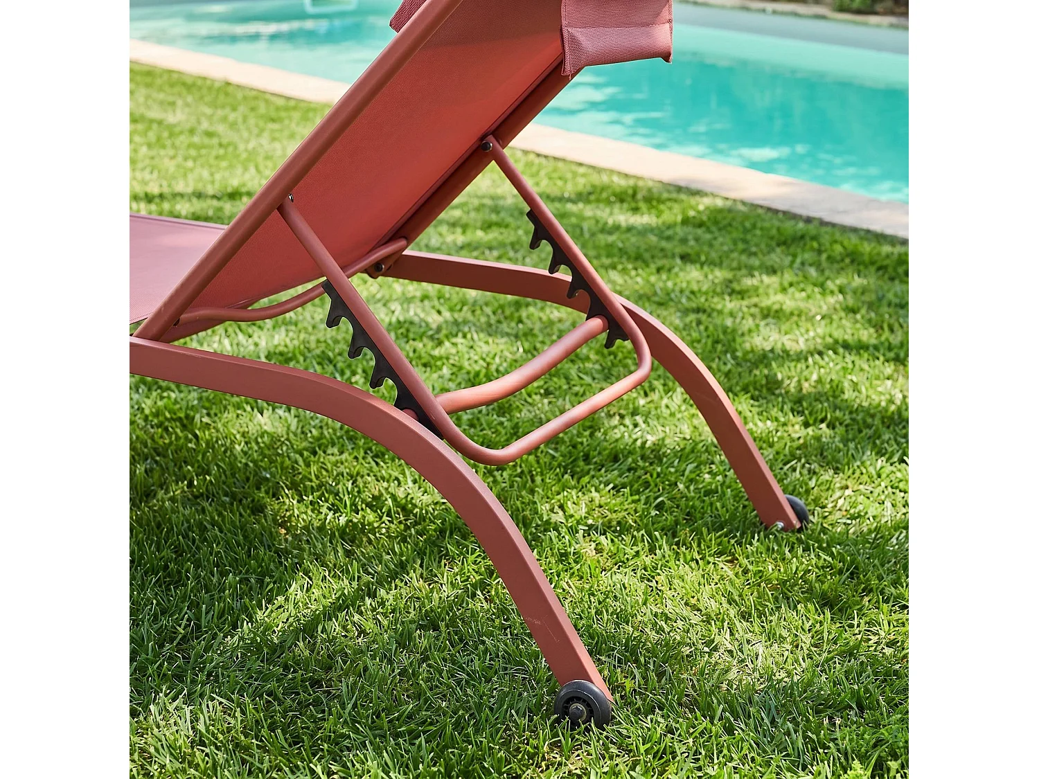 Lot de 2 bains de soleil acier terracotta multi positions avec coussin et roulettes - Ona