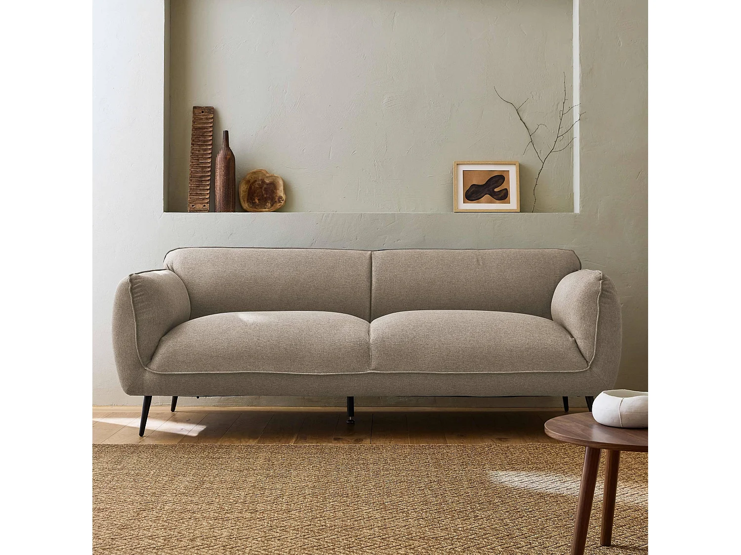 Sofá en tela con patas de metal,  3 plazas  beige